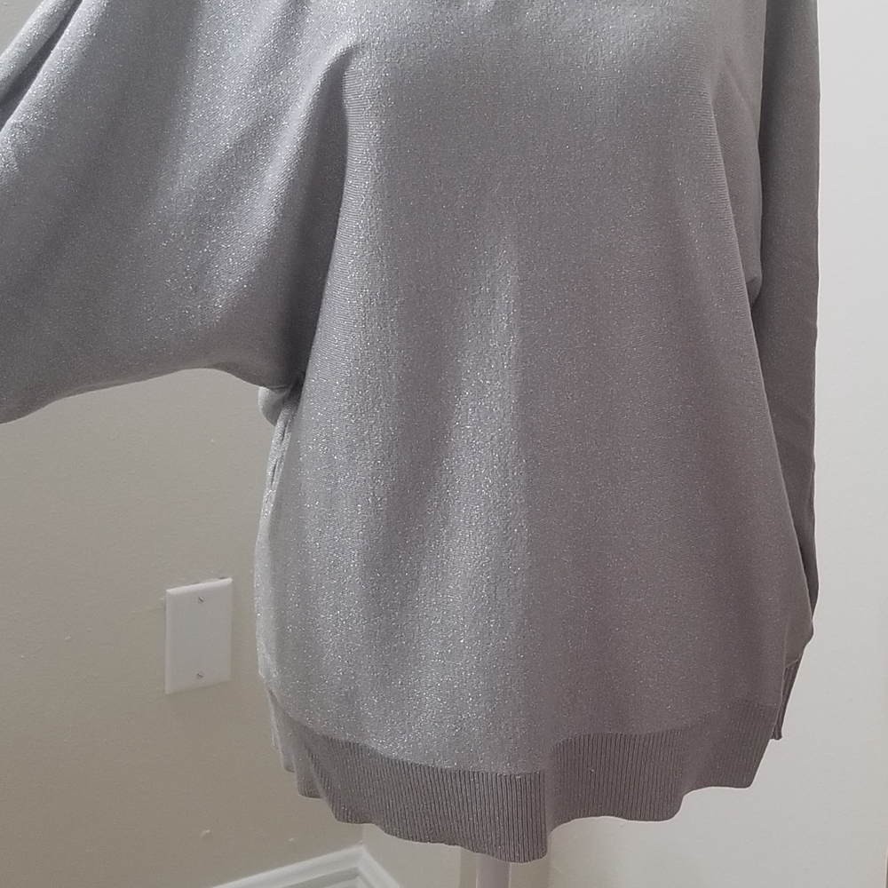 Brand new gray top size L - Picture 2 of 14